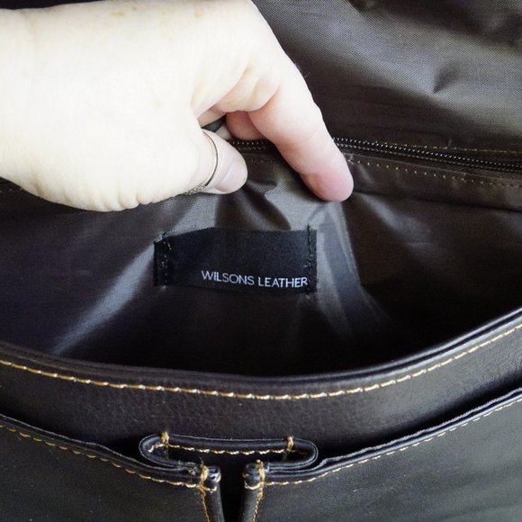 WILSON LEATHER Crossbody Messenger Bag Tablet Case - Picture 6 of 8